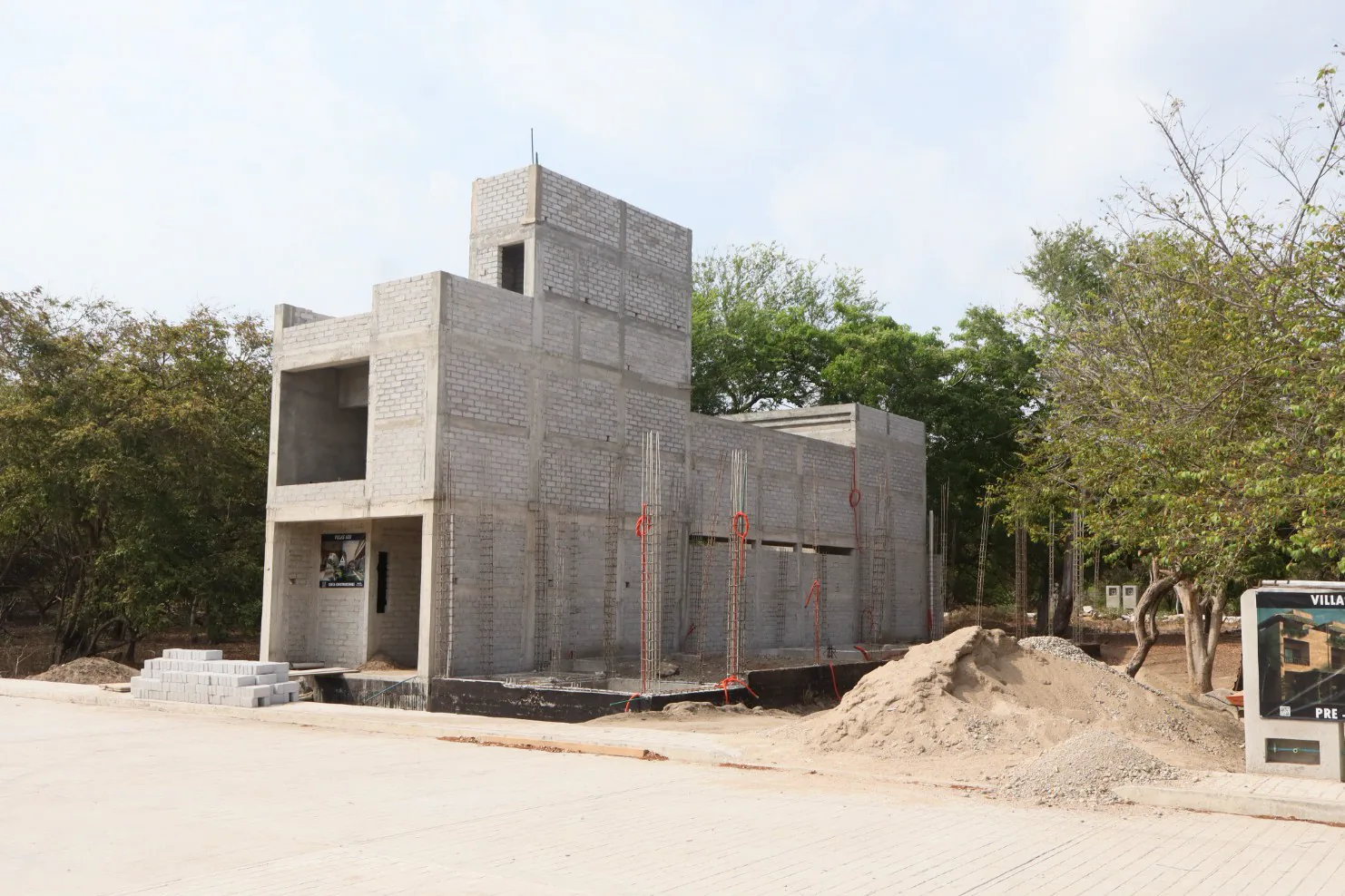 Estructura de tres niveles con rooftop